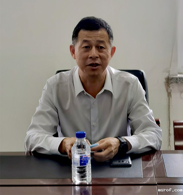 学校副校长金连海讲话