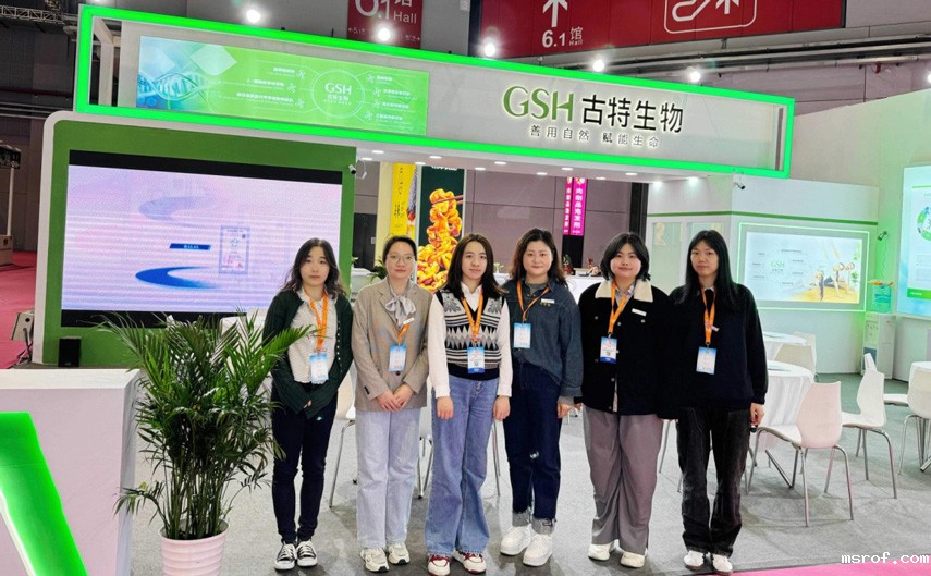 开云体育新人生物 展会合影