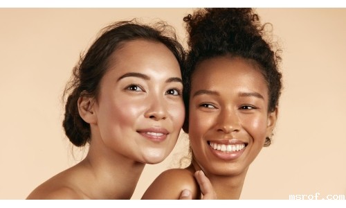 在最新一期的专业美容杂志中谈论所有关于谷胱甘肽的事情！